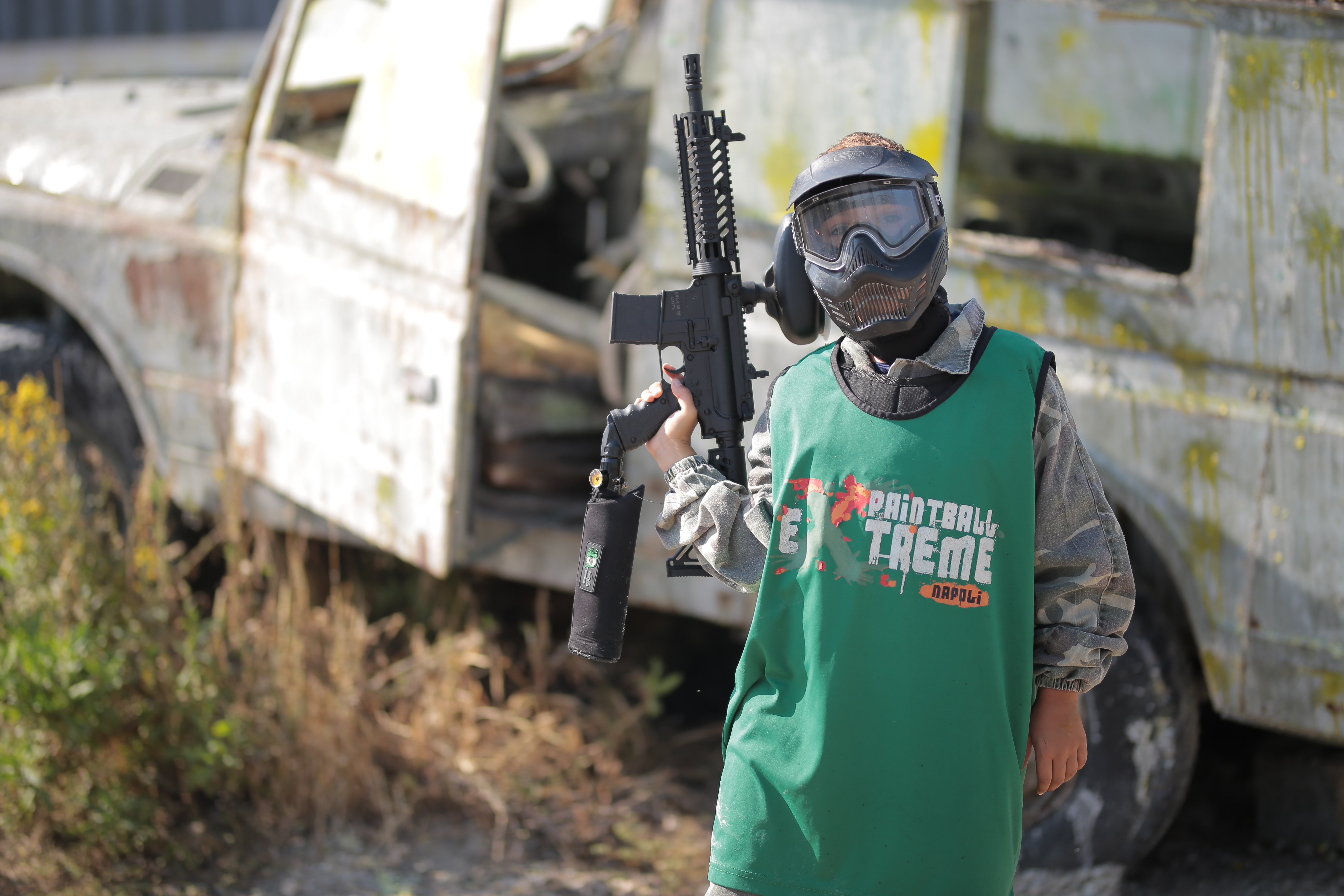 Equipaggiamento paintball per compleanno